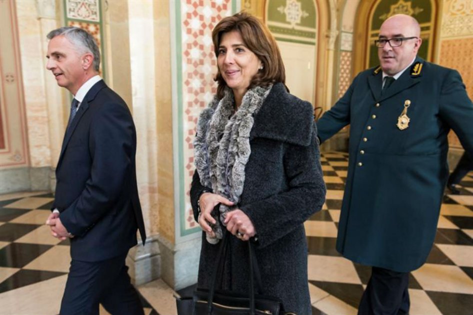 La canciller María Angélica Holguín sostuvo una reunión este 1 de marzo con el ministro de Asuntos Exteriores suizo, Didier Burkhalter. / EFE