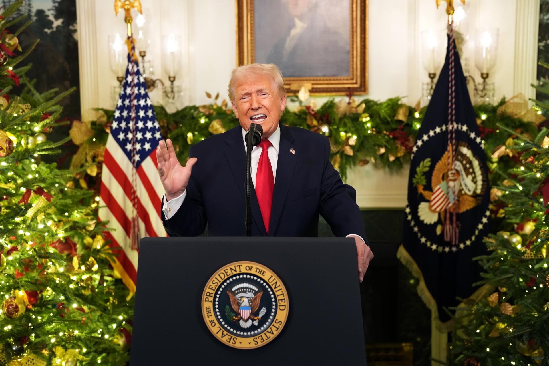 Washington (United States), 18/12/2025.- US President Donald Trump delivers an address to the Nation from the Diplomatic Reception Room of the White House, in Washington, DC, USA, 17 December 2025. EFE/EPA/Doug Mills / POOL
