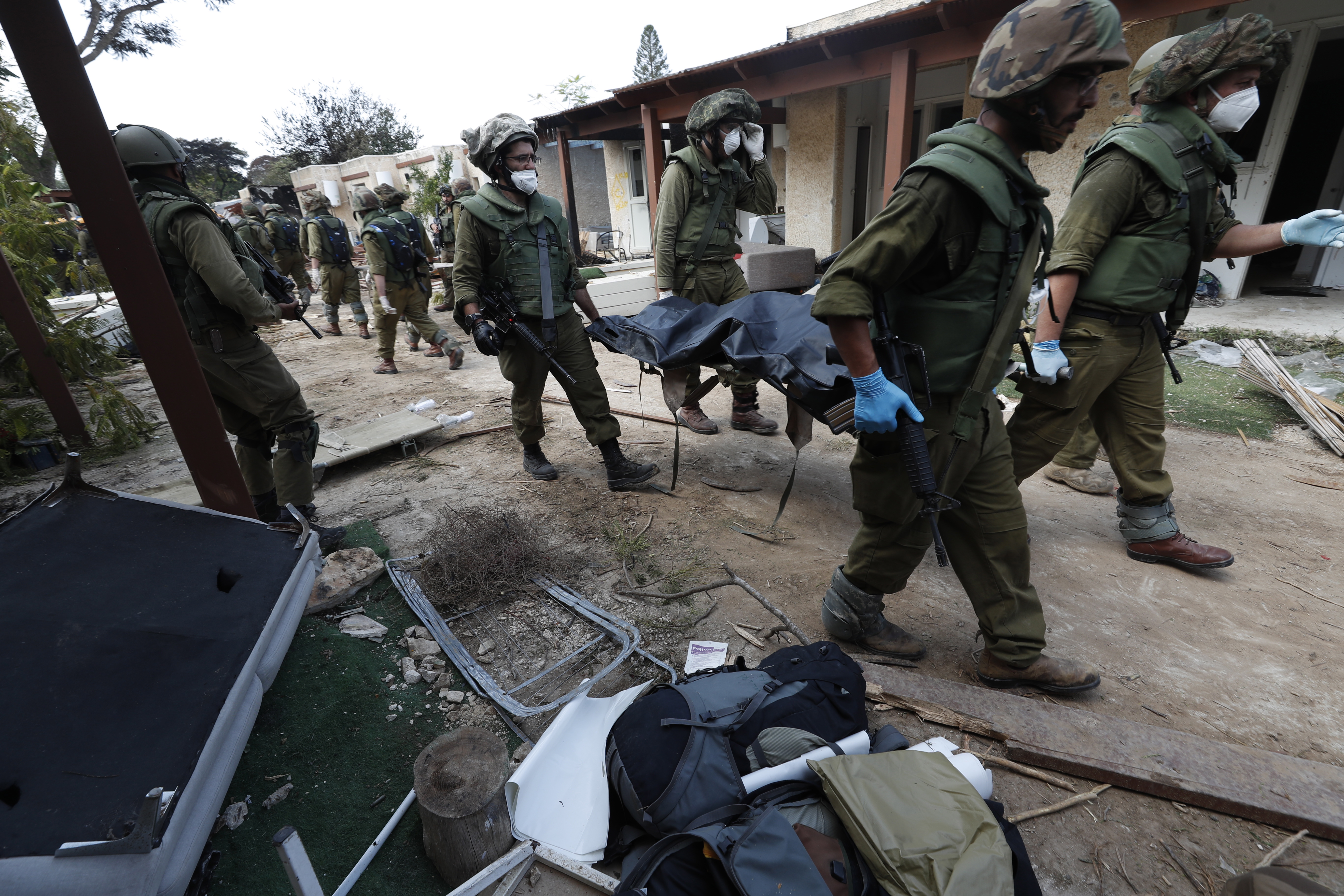 Recuperar territorio, pero también a los muertos: relatos de la barbarie en Israel