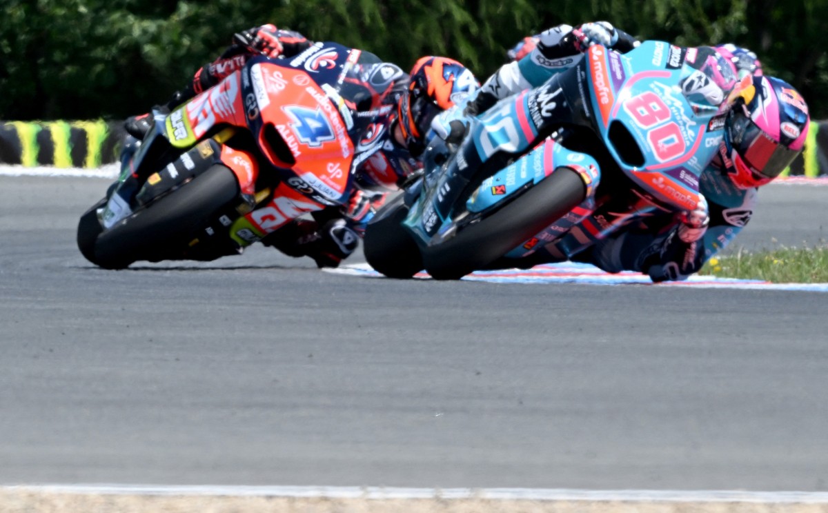 ¡Se le escapó en la última curva! David Alonso rozó la victoria en el GP de República Checa