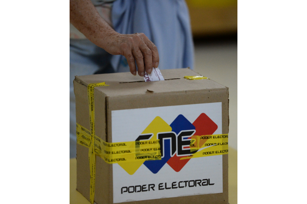 Oficialismo gana 17 gobernaciones en Venezuela, frente a cinco de la oposición