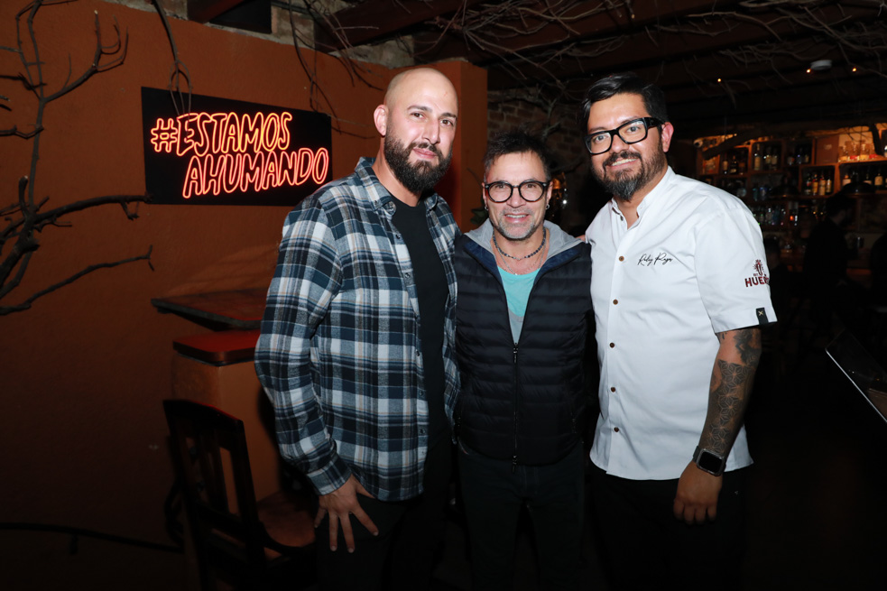 Ramiro Meneses, Tahiana Bueno y más famosos que gustan de ahumados y cocteles