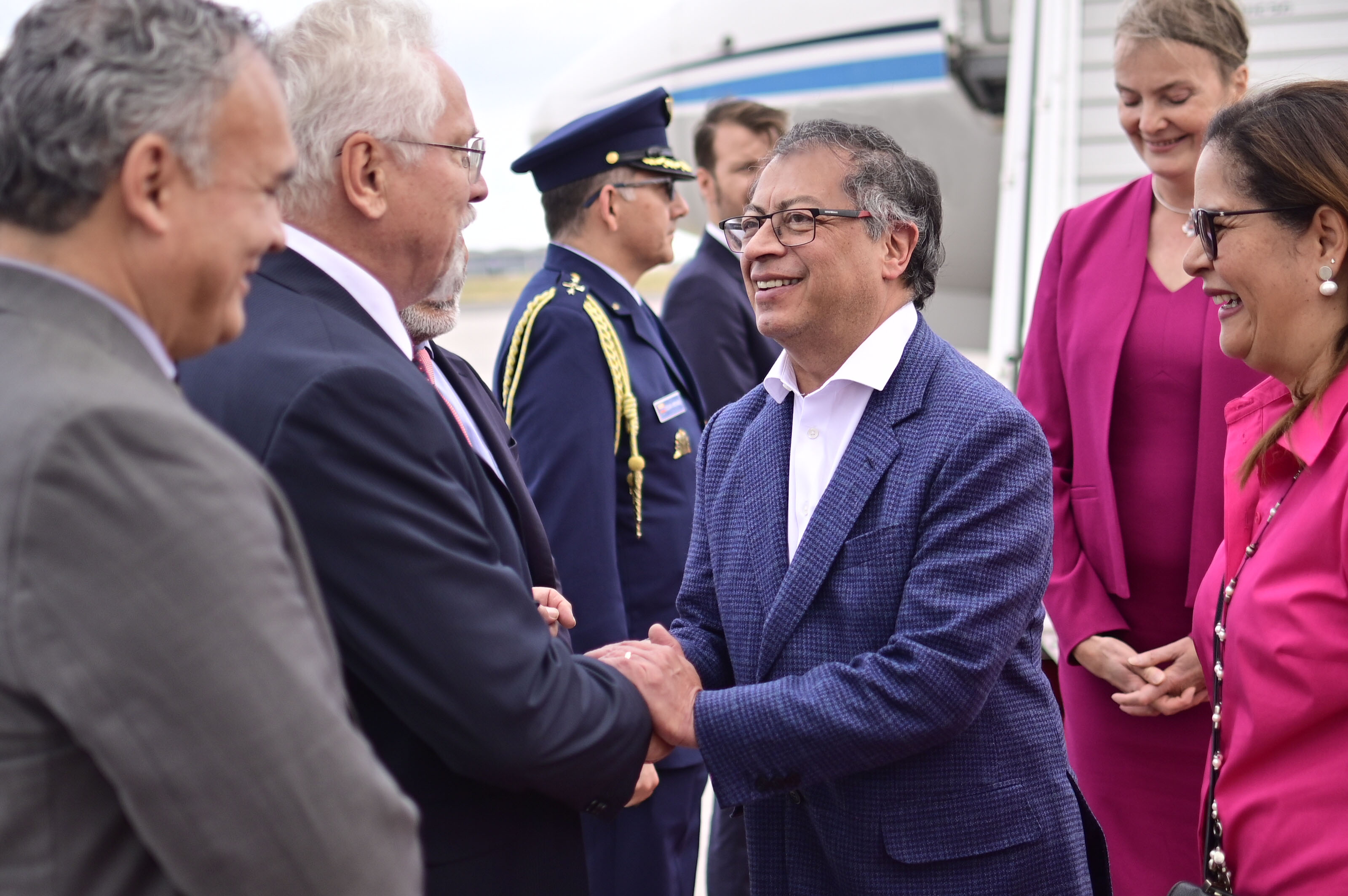 Petro inicia visita en Alemania para negociar acuerdos sobre energías renovables