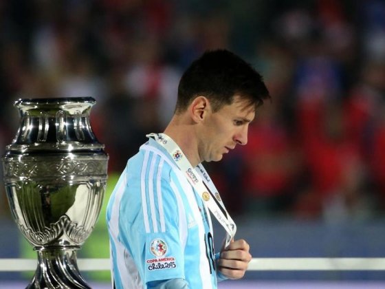 «Llama la atención que a Messi le cueste más jugar en Sudamérica»: Zamorano