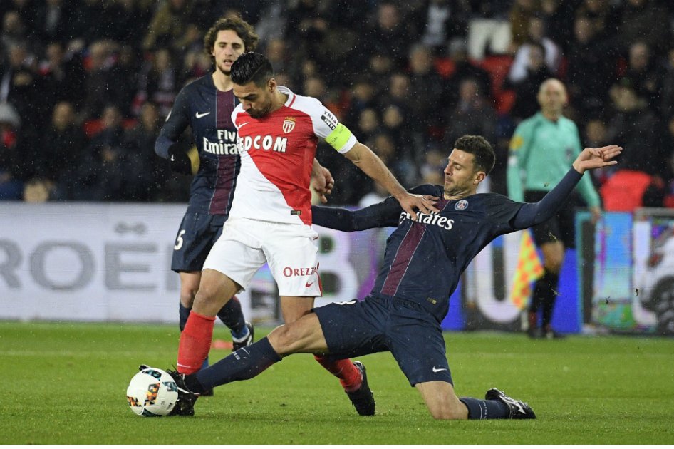 Falcao fue titular con Mónaco en el empate ante el PSG y sigue líder en Francia