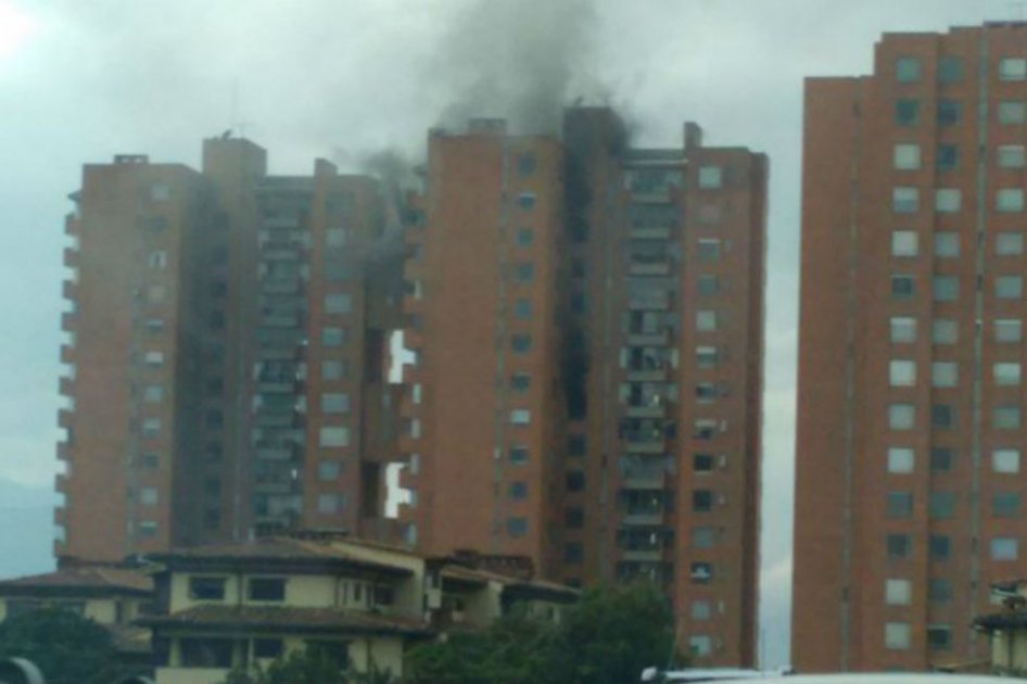 Dos mujeres con quemaduras de segundo grado tras incendio en edificio de Suba