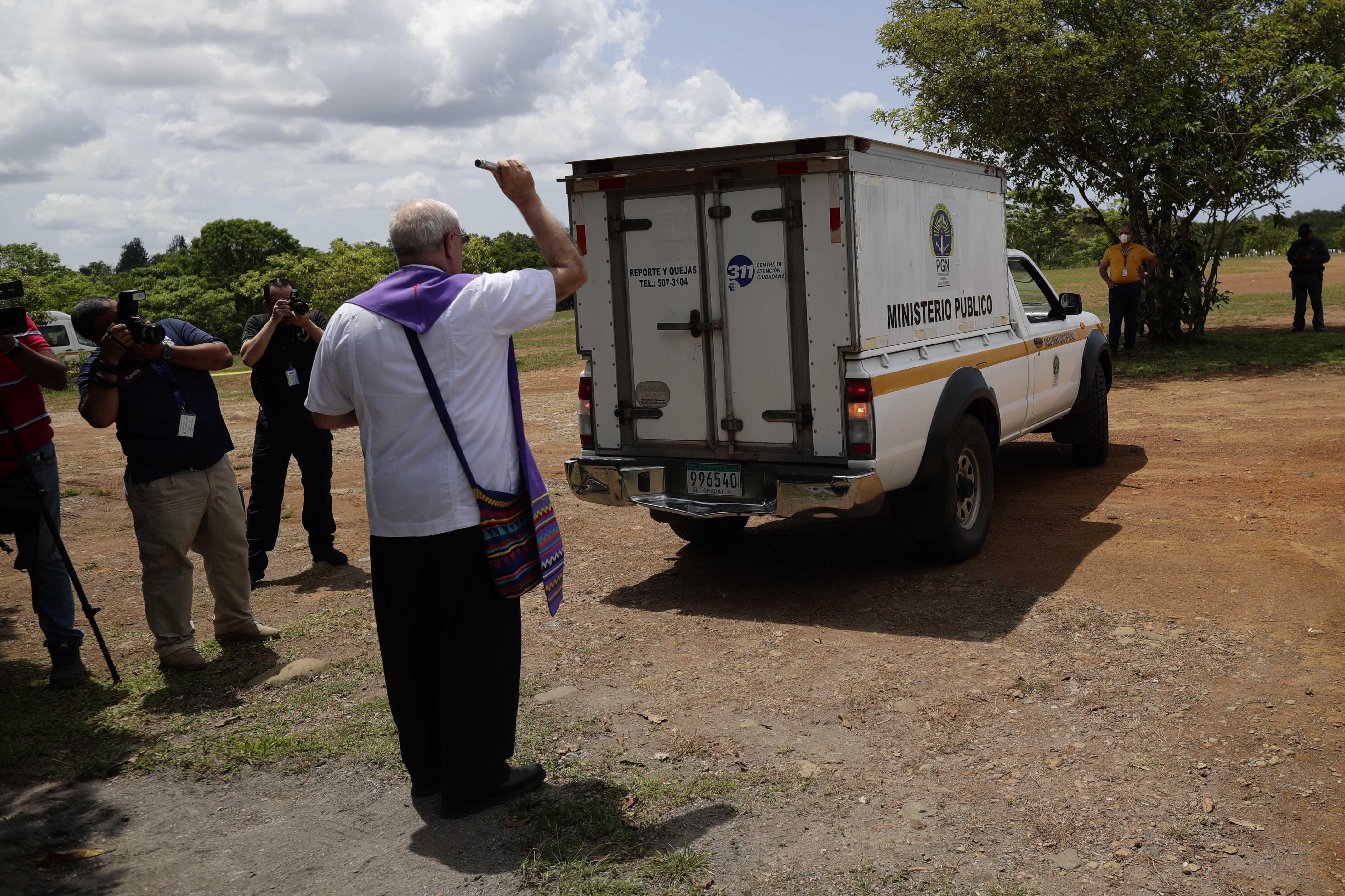 Panamá enterró cuerpos de los migrantes que nadie reclamó tras accidente de bus