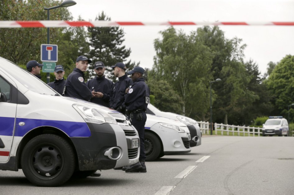 Asesino de policía en Francia prometió "convertir la Eurocopa en un cementerio"