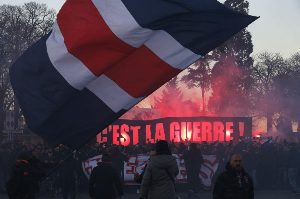 Hinchas del PSG arrestados frente al hotel del Madrid
