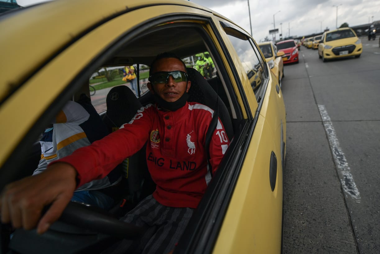 La gobernación se comprometió a levantar mesas de trabajo con el gremio del municipio y fue así como casi 300 taxistas se echaron para atrás y decidieron no protestar.