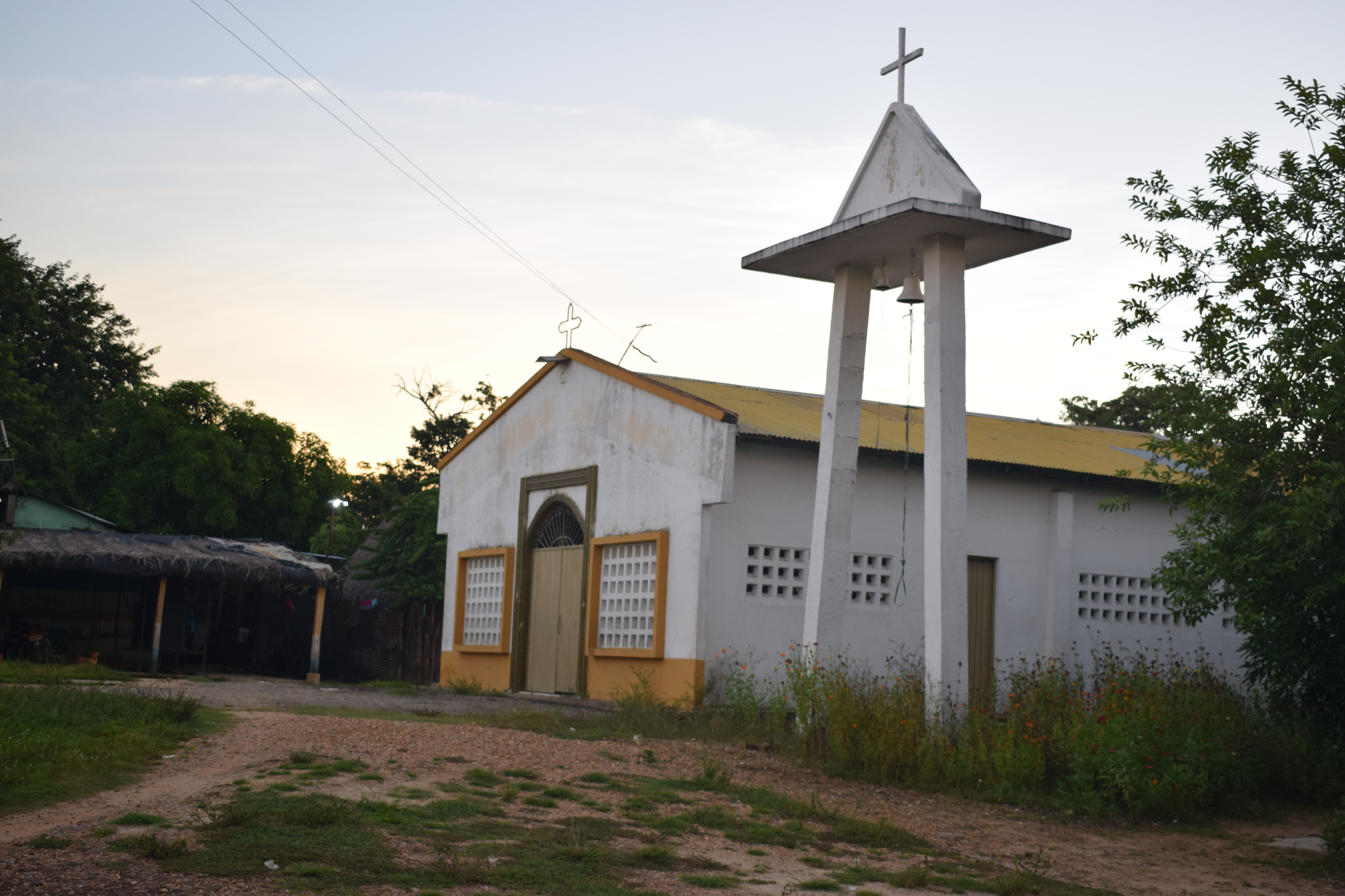 Iglesia El Guamo - entrada a Arroyo Corozal - OMEC