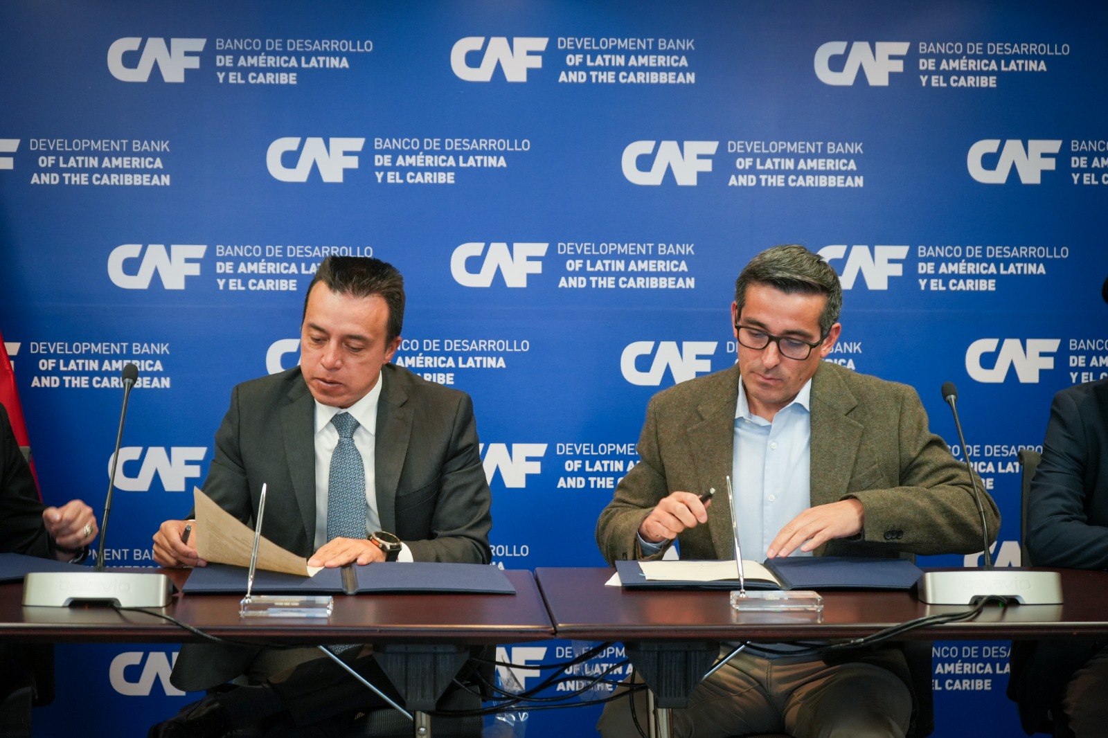 Bogotá busca reducir retrasos en obras: IDU y CAF sellan alianza para fortalecer la gestión