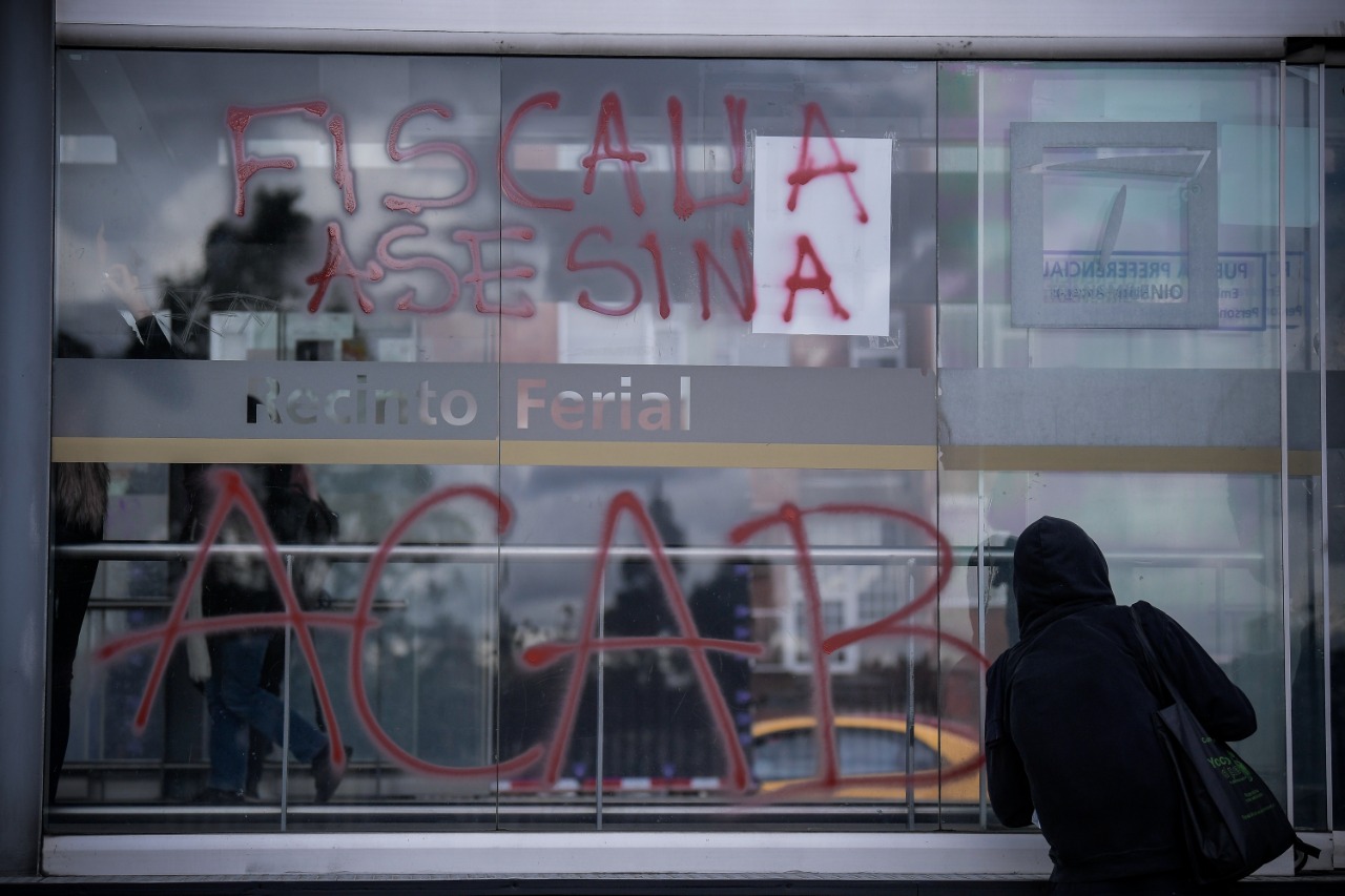 Después se desplazaron hacia la Universidad Nacional, en donde continuaron los enfrentamientos.