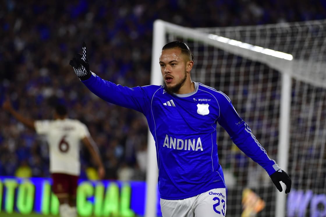 Leonardo Castro celebra su primer gol con Millonarios frente a Deportes Tolima, luego de cinco partidos sin poder anotar en Liga Betplay y Copa Sudamericana.