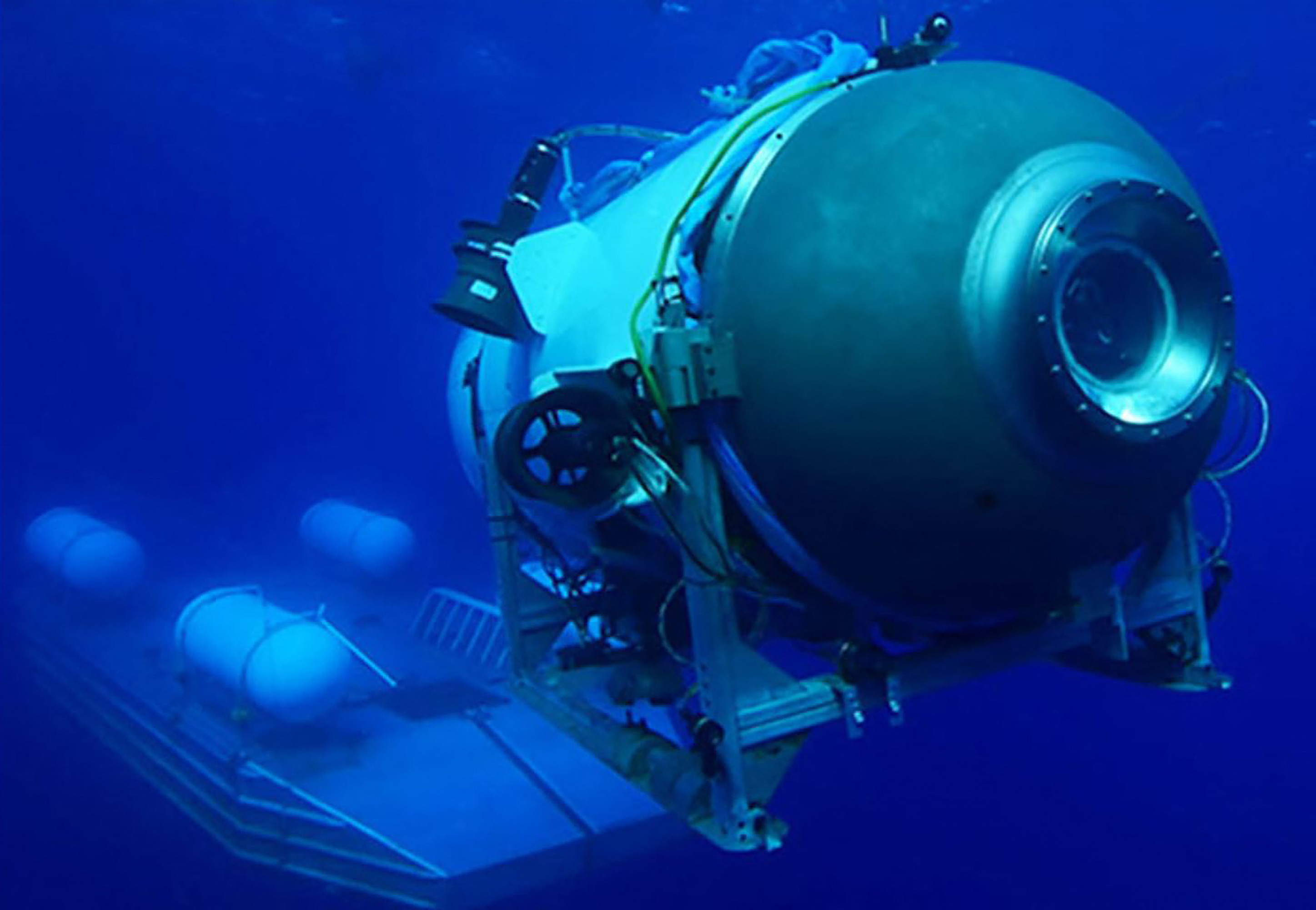 Rescatistas que buscan a submarino desaparecido detectan ruidos bajo el agua