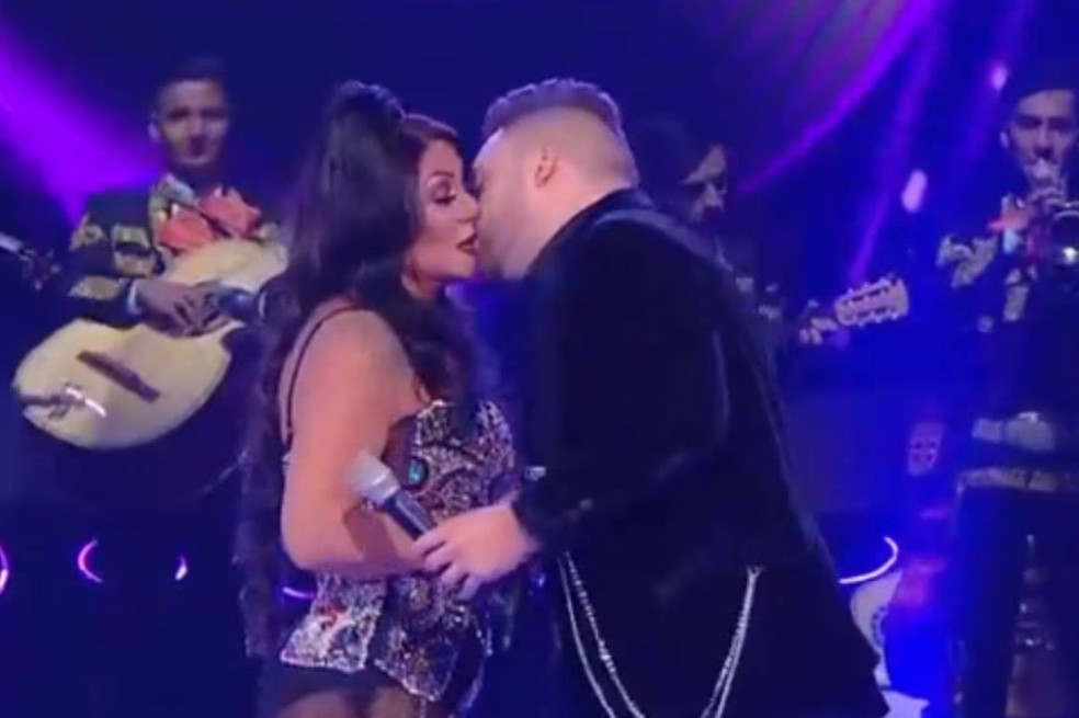¿Marbelle se incomodó con el beso que le dio Mel García en ‘La Descarga’?
