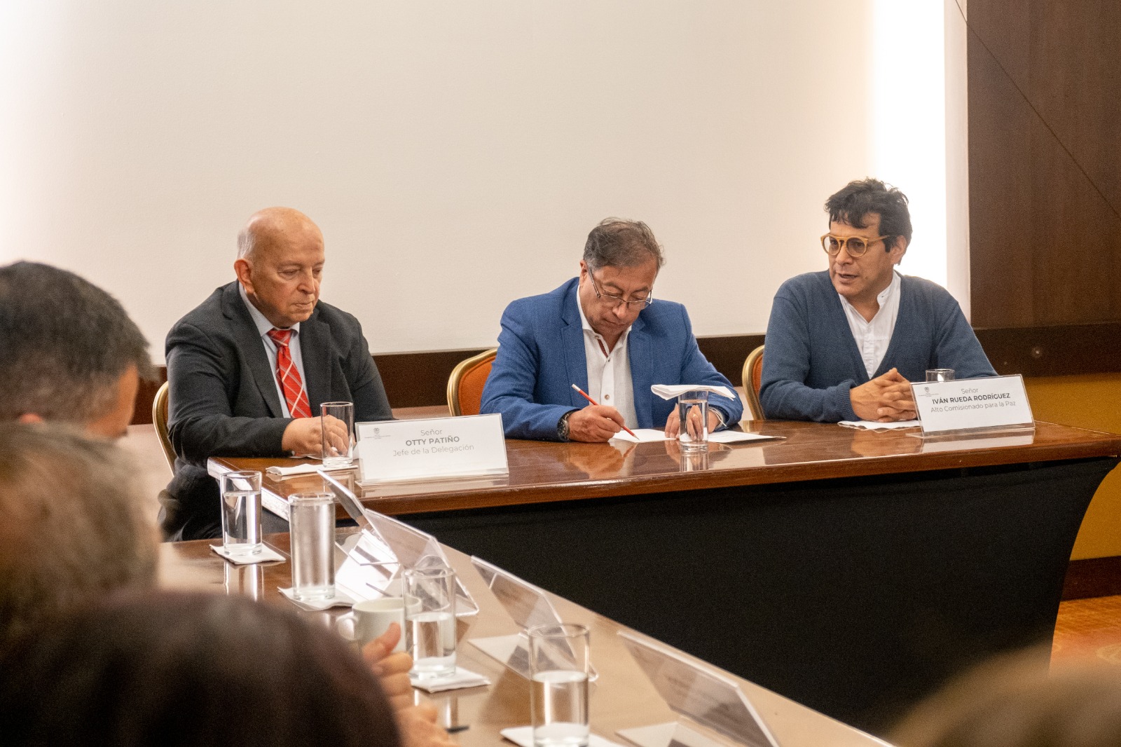 Reunión del presidente Gustavo Petro y el equipo negociador con el Eln.