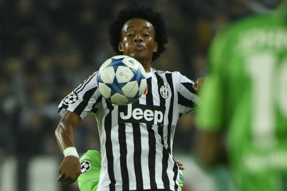 Cuadrado fue titular en igualdad de Juventus 0-0 con Borussia Mönchengradbach