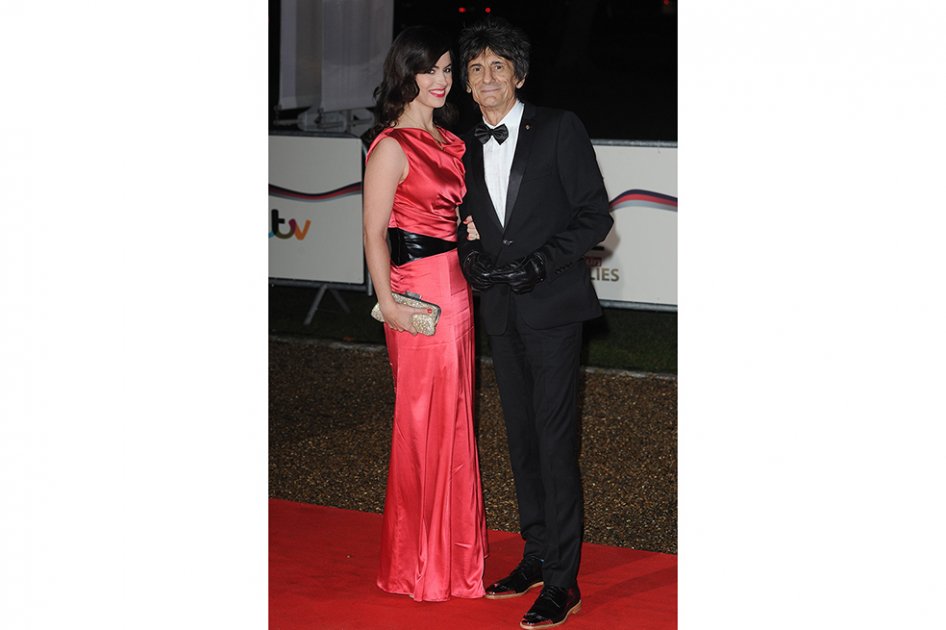 Ronnie Wood, a los 68 años, anuncia el nacimiento de sus gemelas