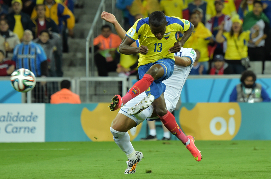 Ecuador venció 2-1 a Honduras y sigue con vida en el Mundial de Brasil