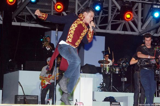 Silvestre Dangond se presentó borracho en un concierto