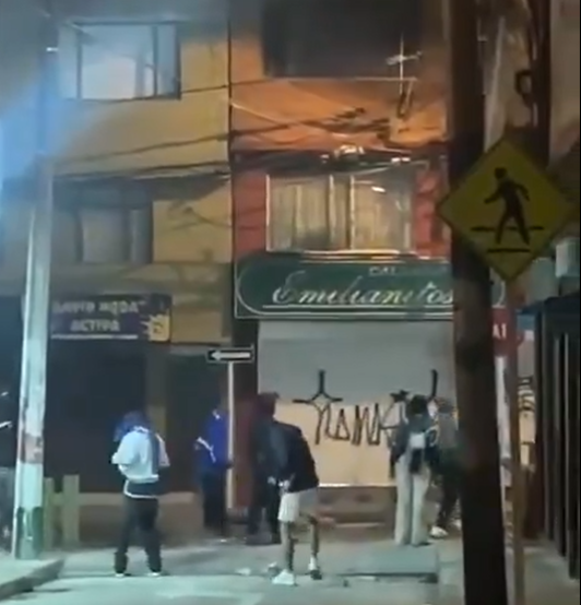 Noche de disturbios en Suba tras muerte de una mujer en procedimiento policial