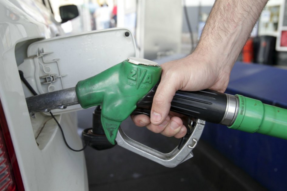 Baja $104 precio de la gasolina para octubre
