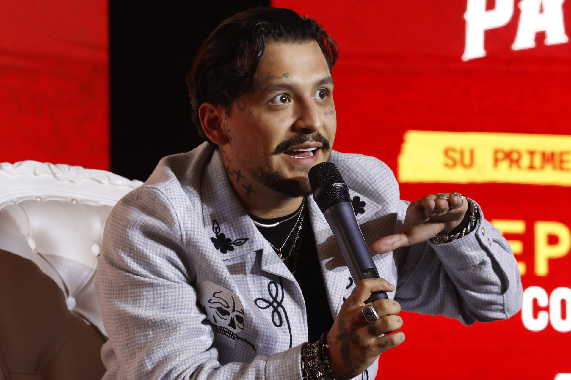 Nodal anuncia demanda contra Cazzu. El artista reveló sus razones: “Ya se aceptó en México”