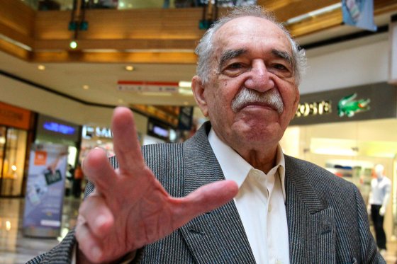 Gabiriel García Márquez durante su visita a un centro comercial en el sur de Ciudad de México