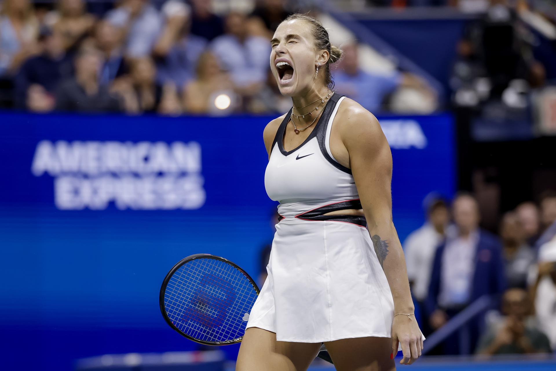 FLUSHING MEADOWS (United States), 06/09/2025.- Aryna Sabalenka of Belarus reacts against Amanda Anisimova of the USA during the women's singles final of the US Open Tennis Championships at the USTA Billie Jean King National Tennis Center in Flushing Meadows, New York, USA, 06 September 2025. (Tenis, Bielorrusia, Nueva York) EFE/EPA/JOHN G. MABANGLO