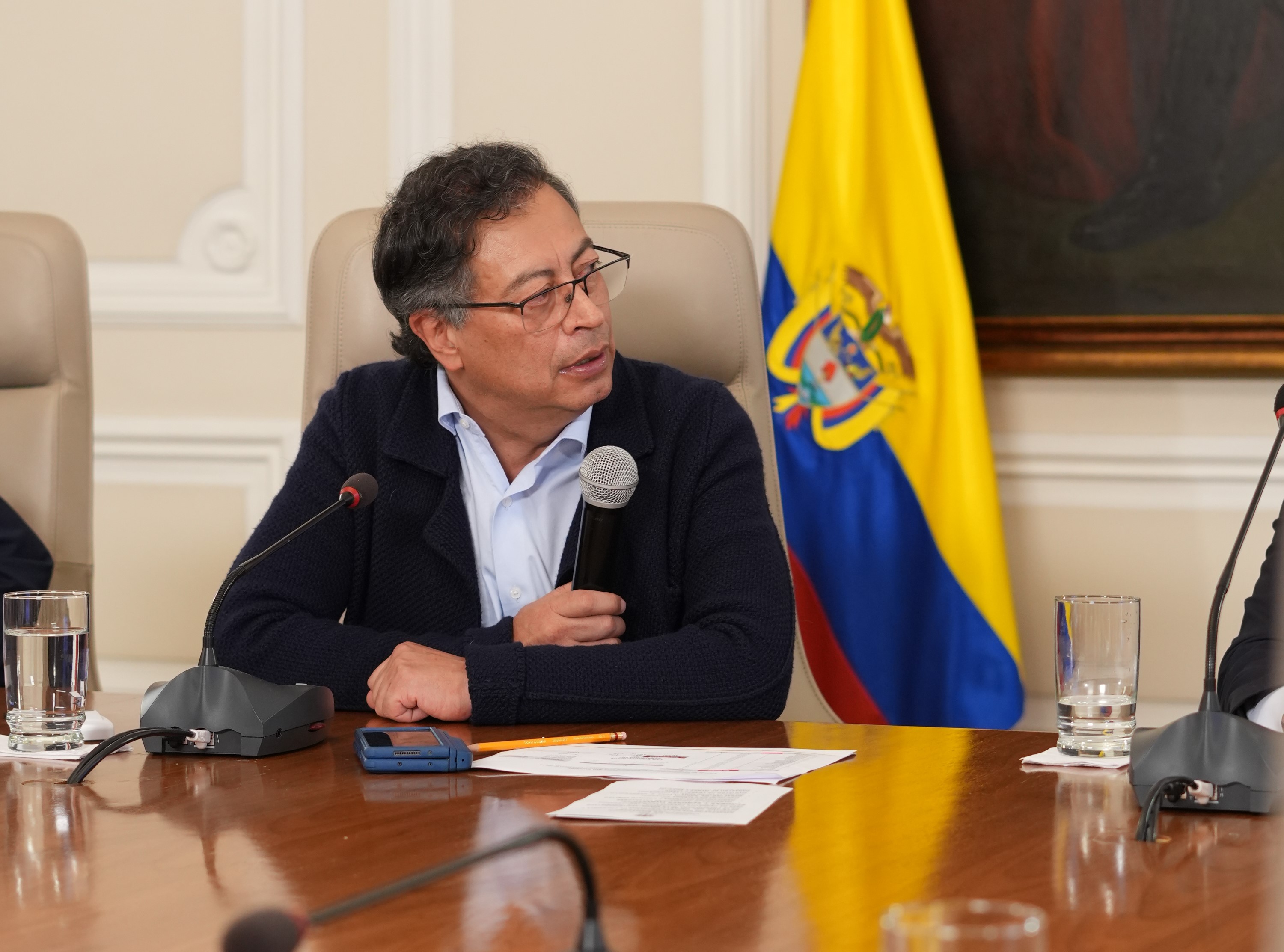 Altos funcionarios se reúnen de nuevo con Petro tras polémico consejo de ministros