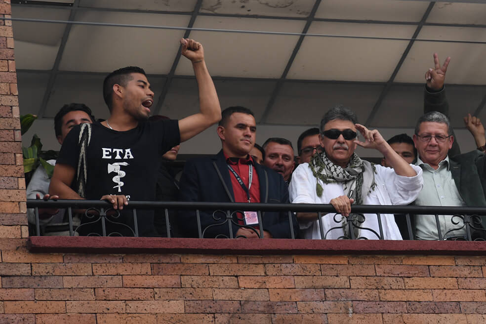 “Timochenko” ofrece disculpas a España por sujeto que usó camiseta de ETA