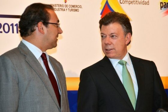 El director de La U, Sergio Díaz-Granados, y el presidente Juan Manuel Santos.