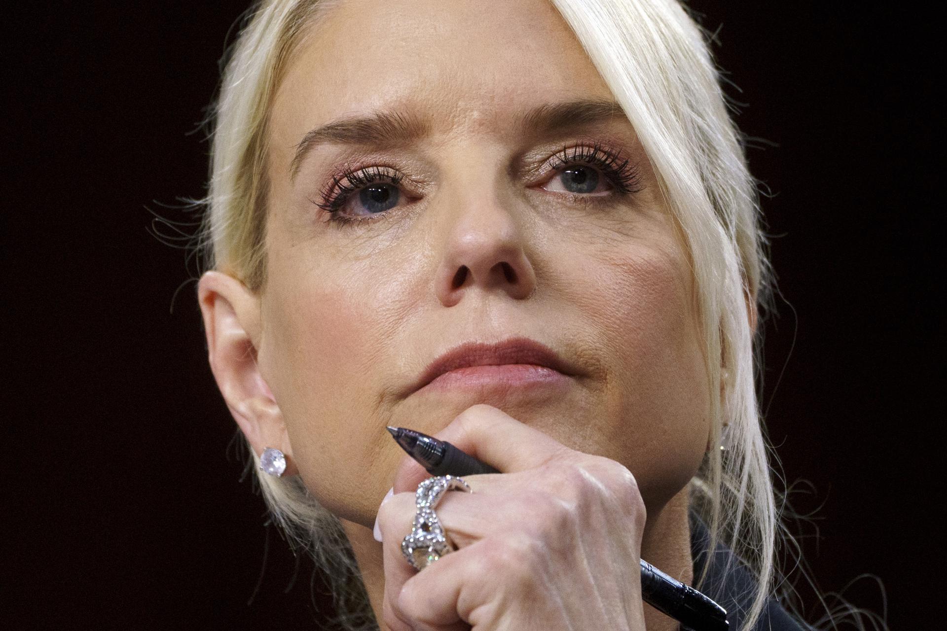 WASHINGTON (United States), 07/10/2025.- US Attorney General Pam Bondi testifies before a hearing of the Senate Judiciary Committee at the US Capitol, DC USA, 07 October 2025. EFE/EPA/WILL OLIVER
