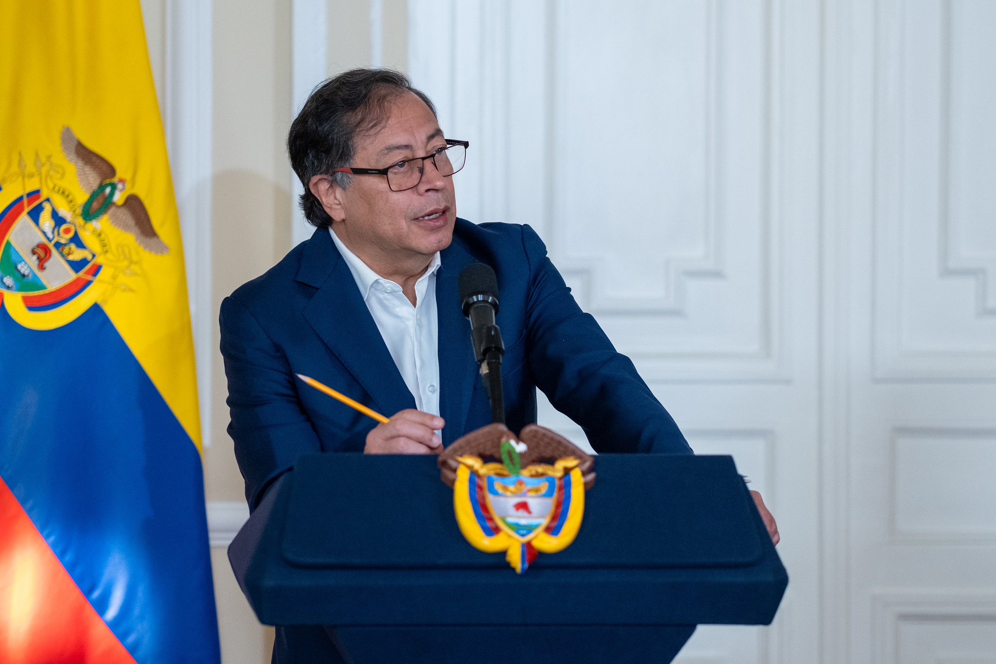 Gobierno de EE. UU. aplaude los esfuerzos de Petro por negociar con grupos armados
