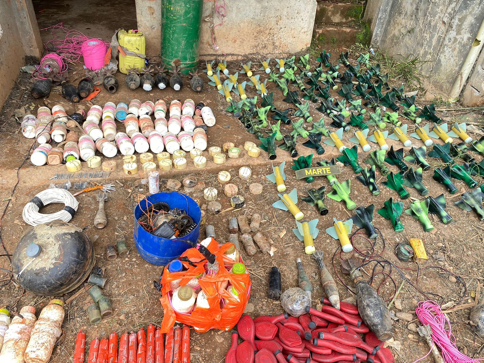 Operación Perseo: descubren arsenal de grupos armados en viviendas de El Plateado