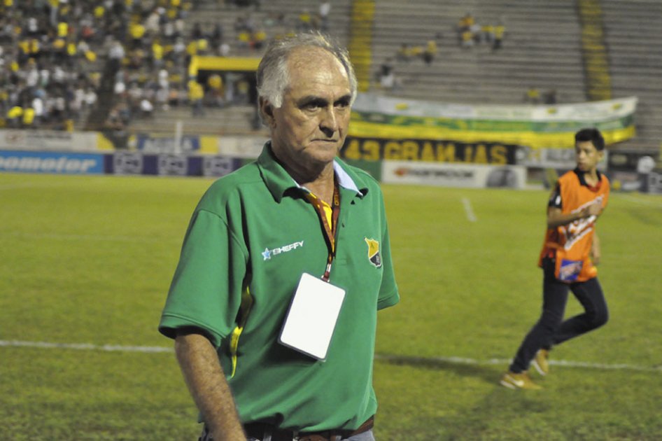 Para qué me quedaba con un equipo donde los dirigentes no aspiran a nada: Pecoso Castro