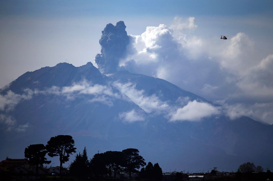 Volcán chileno Calbuco entra en erupción por tercera vez