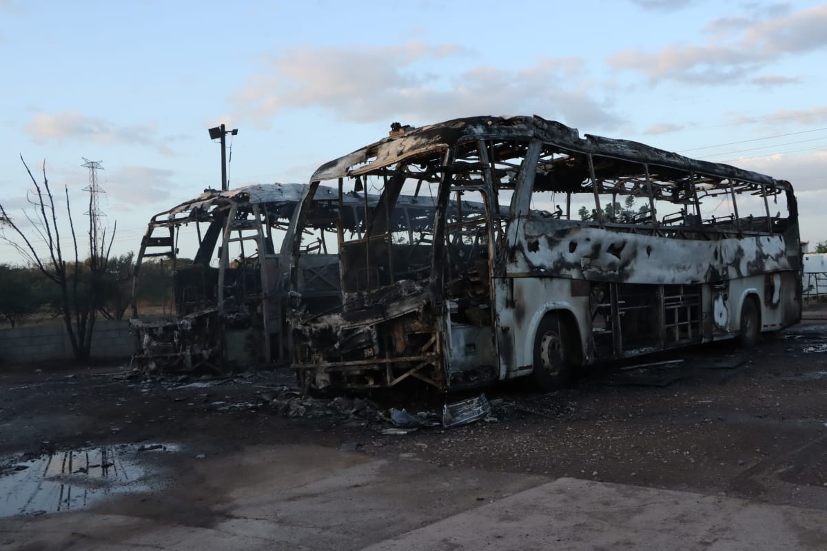 Cinco buses de contratista de Cerrejón fueron quemados en Riohacha, La Guajira