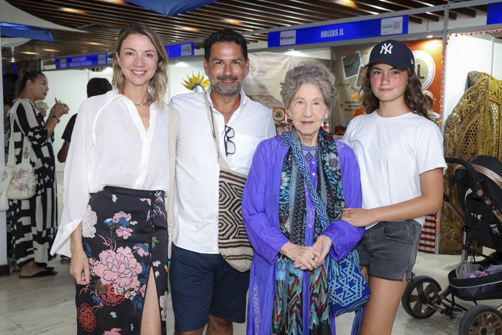 Freda Dueñas Juan Sebastián Aragón gloria Triana y Lourdes Aragón