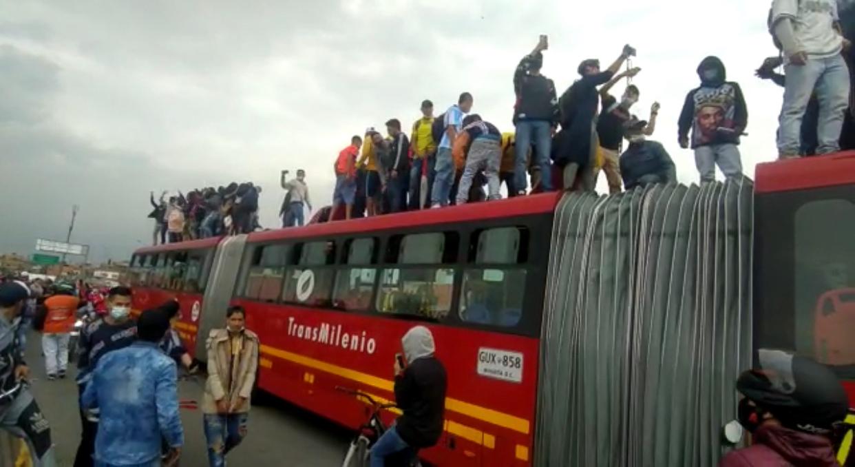 Manifestantes se robaron un bus de TransMilenio durante Paro Nacional