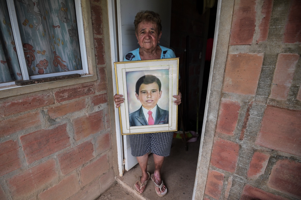 Doña Blanca, oriunda de Jenesano (Boyacá) es víctima de desplazamiento forzado. Tuvo que huir junto a sus hijos luego de que a su esposo lo asesinaran por hacer parte de la Unión Patriótica.