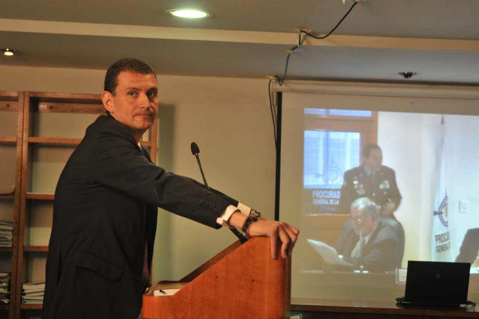 Emilio Tapia busca acuerdo