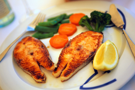 Pescado relleno con arroz