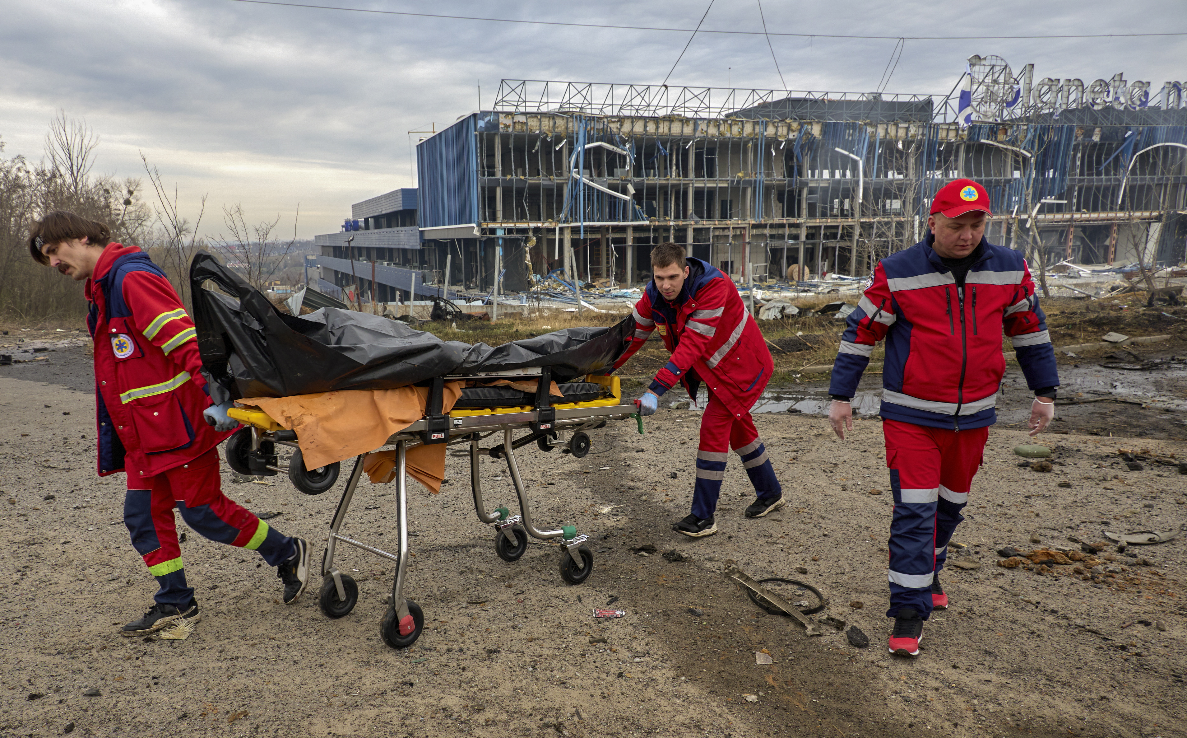 Rusia bombardea el este de Ucrania dejando 10 muertos
