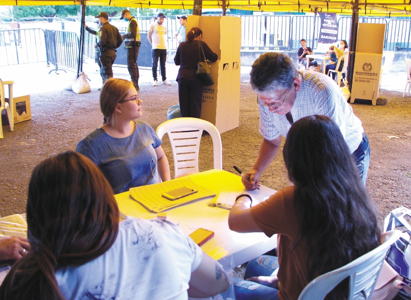 Votar afuera: el laberinto donde se pierden los derechos políticos del migrante