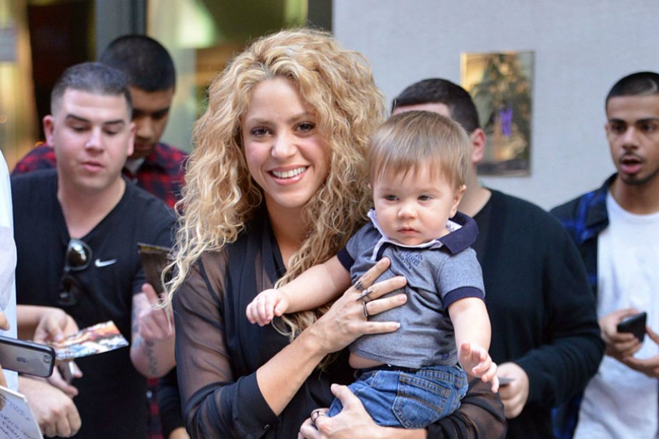 Shakira junto a su hijo Sasha. /Bang Showbiz