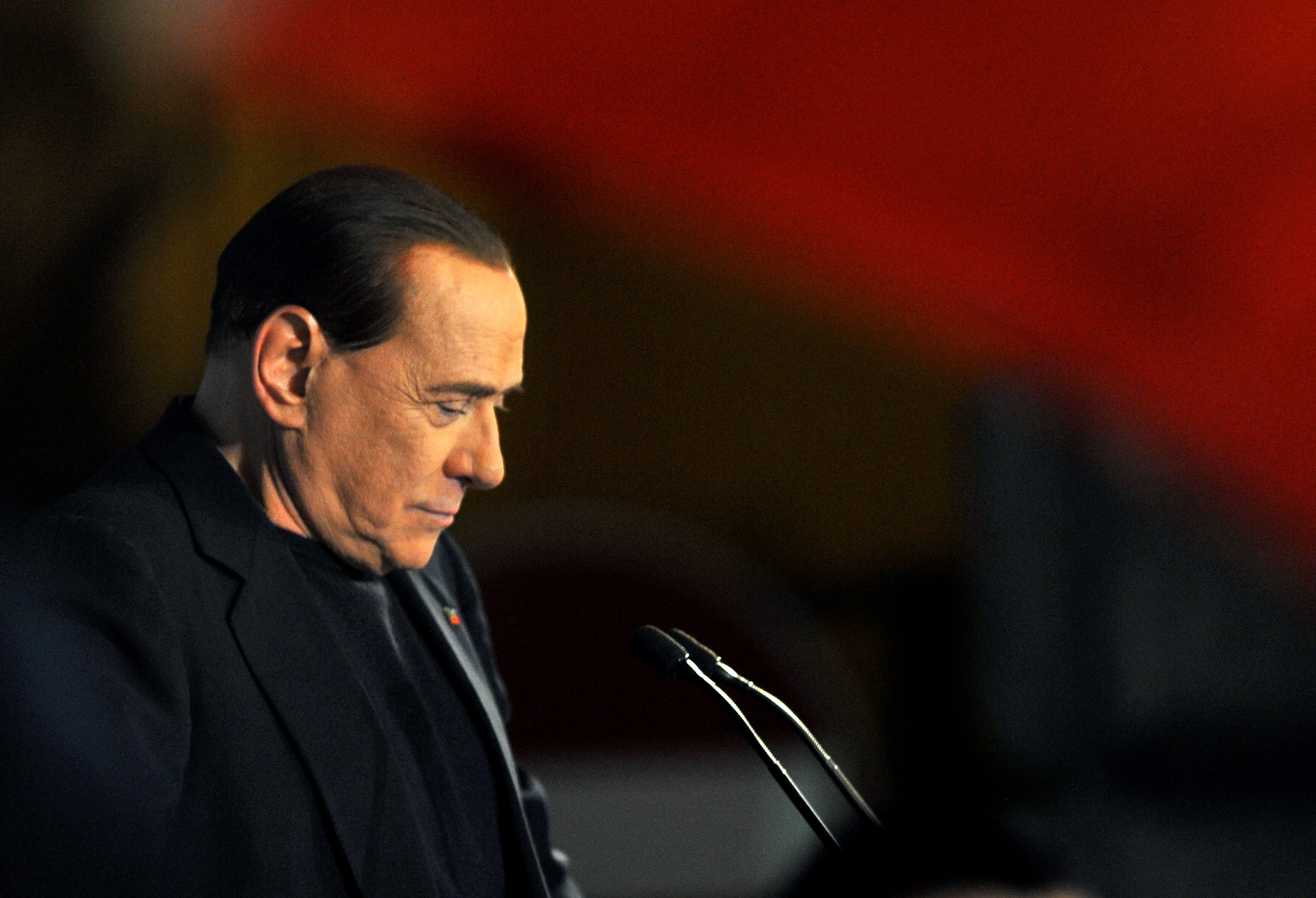 Adiós a las “chicas bunga bunga”: familia de Berlusconi les retira apoyo económico