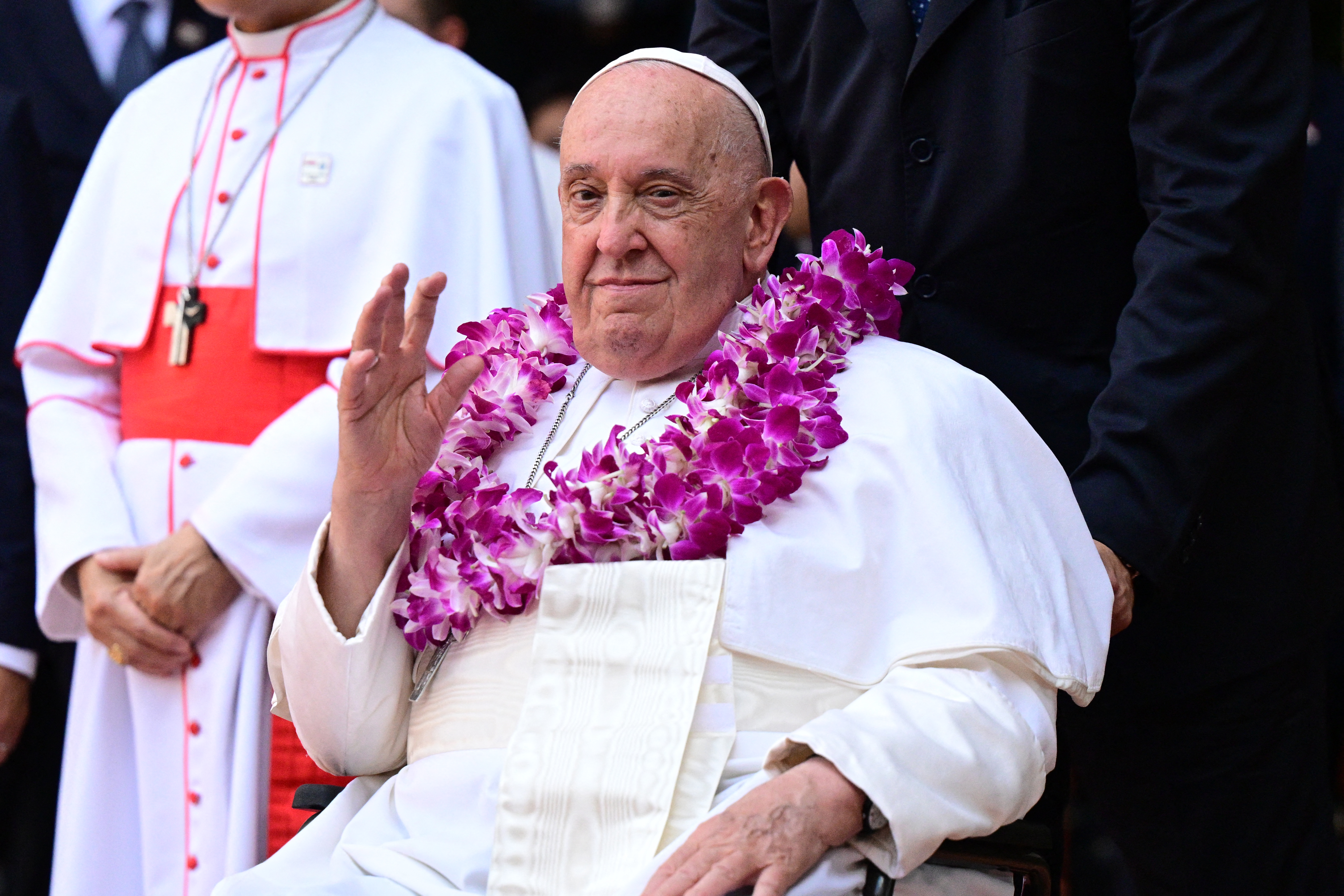 El papa completó una ambiciosa gira por Asia, pese a preocupaciones de salud