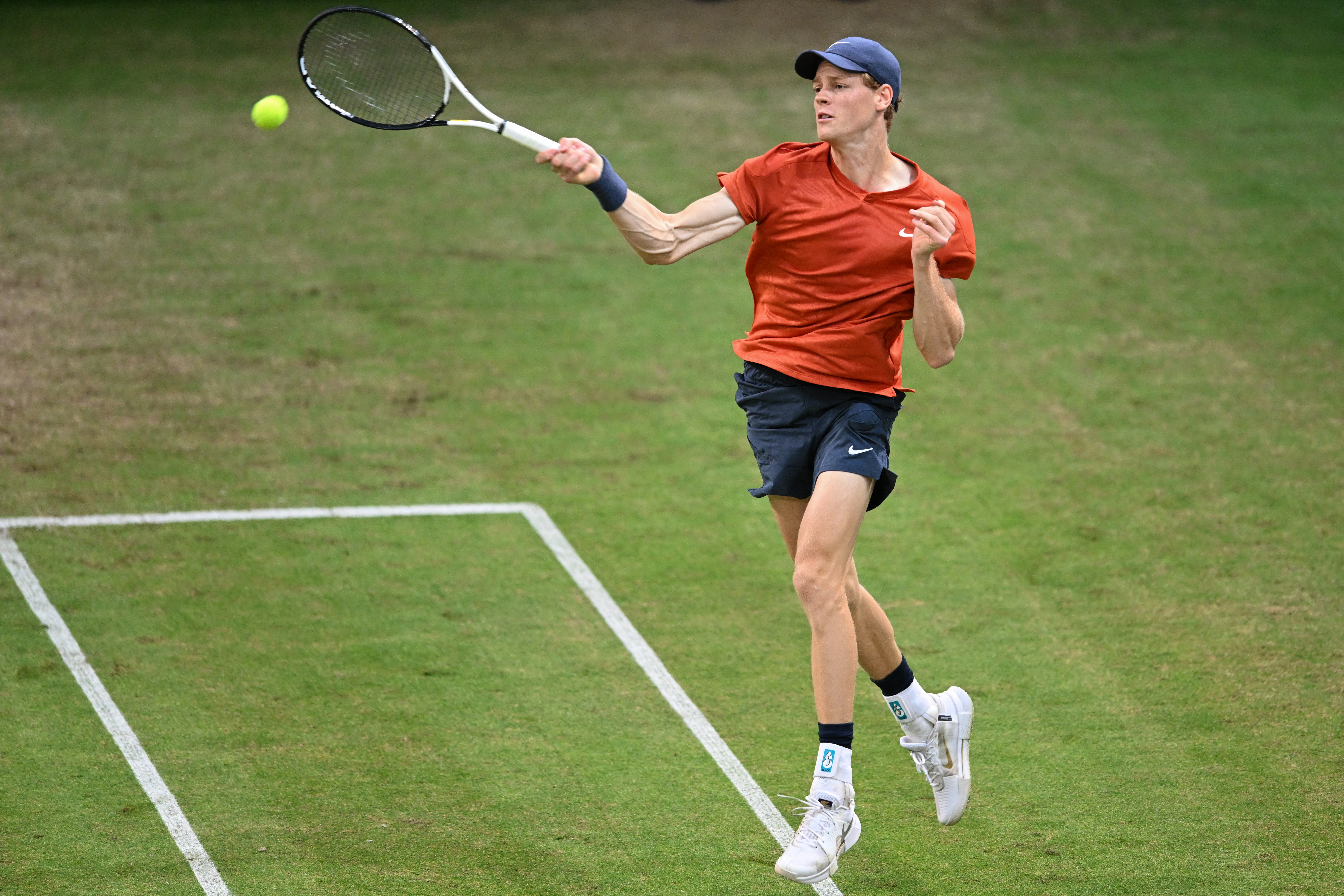 Sinner se exhibe como número uno del mundo: ganó en Halle y va por Wimbledon